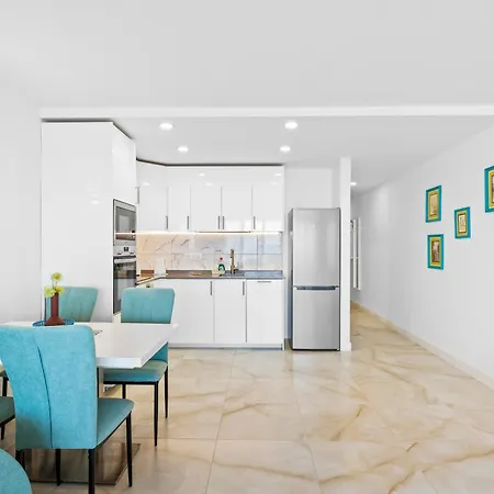 Neptuno Ocean View, Line With Pool Apartmán *