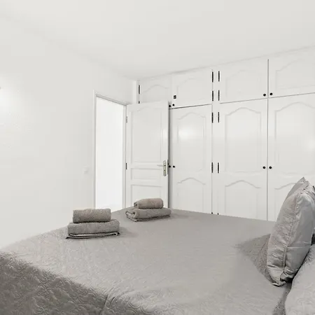 Apartmán Neptuno Ocean View, Line With Pool
