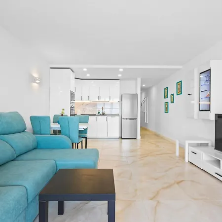 Neptuno Ocean View, Line With Pool Apartamento